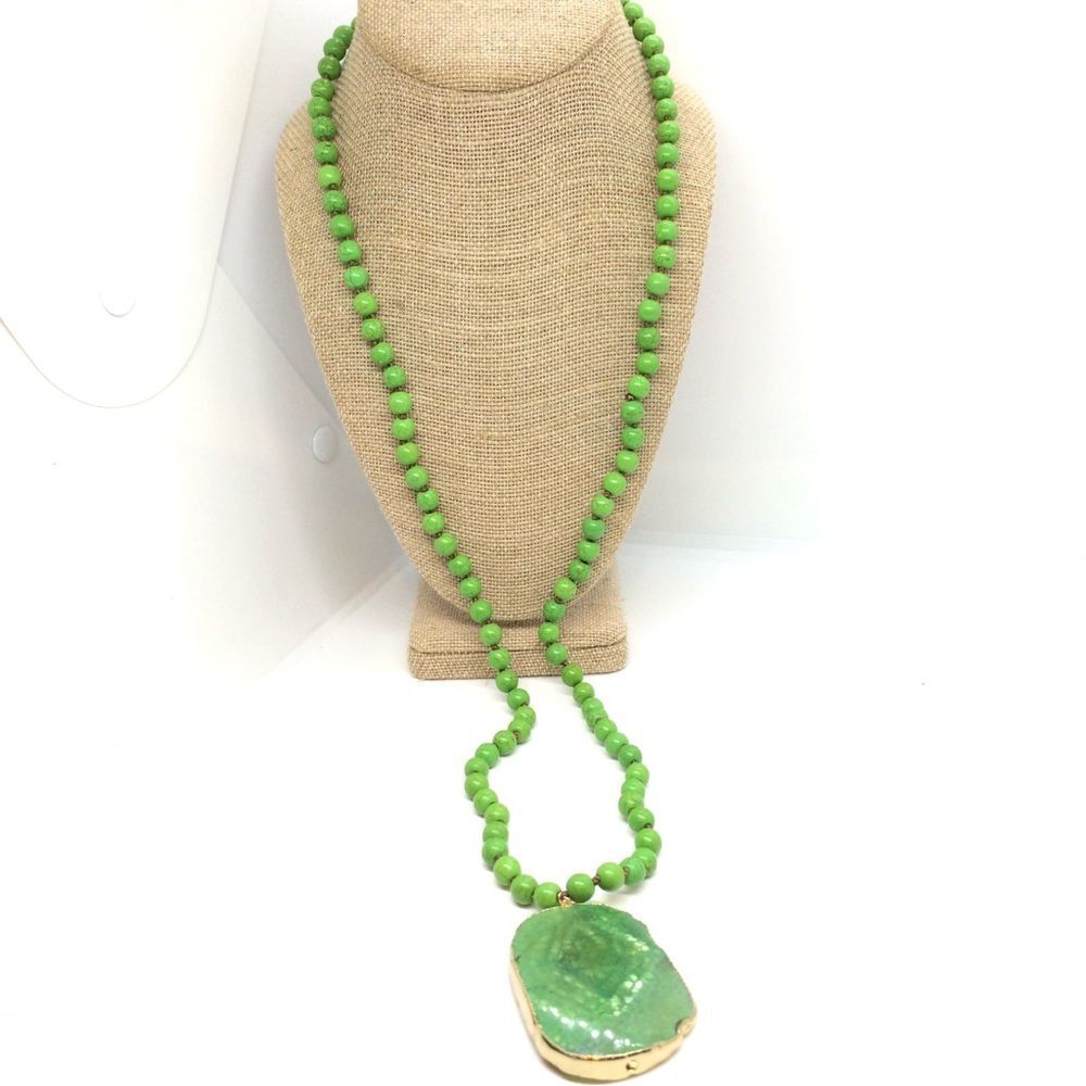 GREEN BEADED NECKLACE Dyed Howlite Agate Pendant Hand Knotted Boho 36"